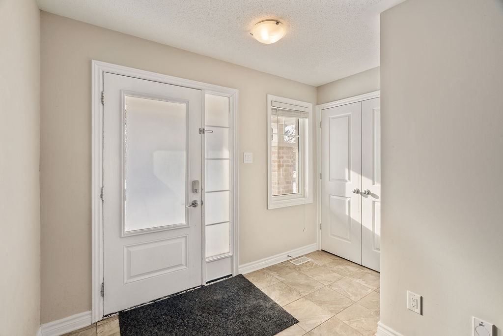 3513 Woodroffe Avenue - Photo 2 of 41