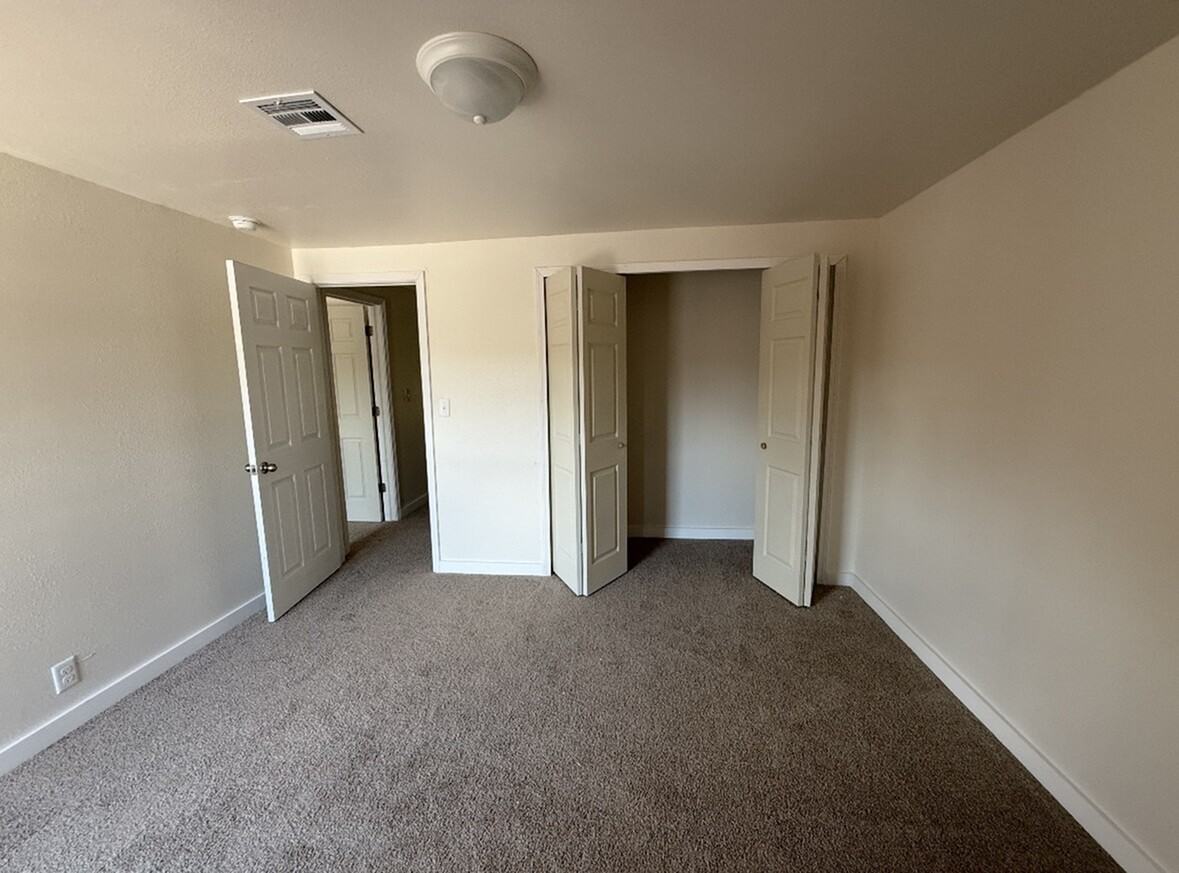 Avalon - Photo 7 of 10