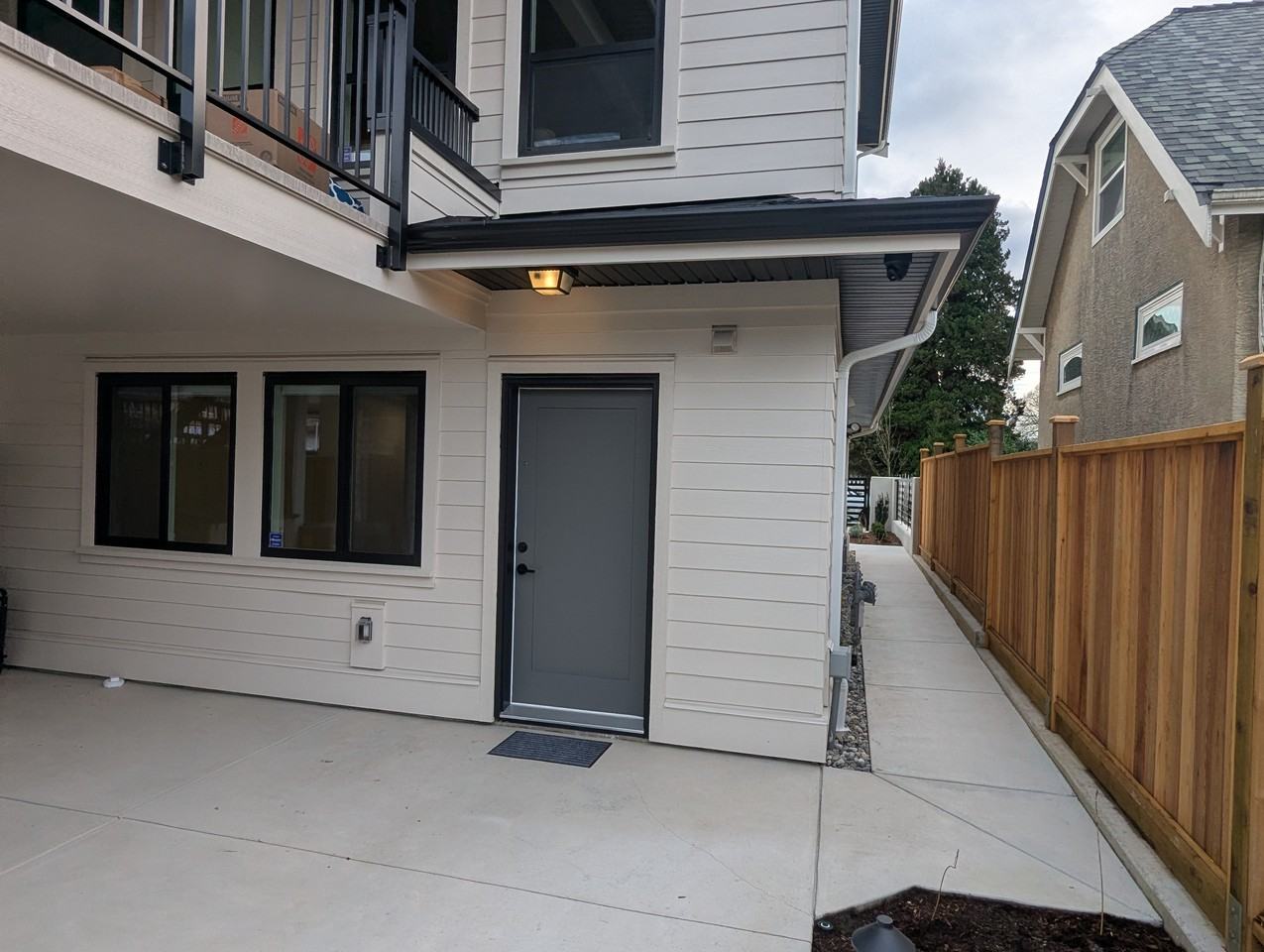 3896 Oxford Street - Photo 3 of 11