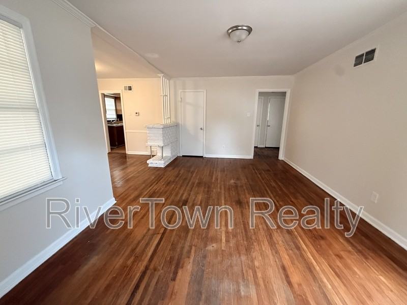 4343 Gailwood Ave - Photo 3 of 13