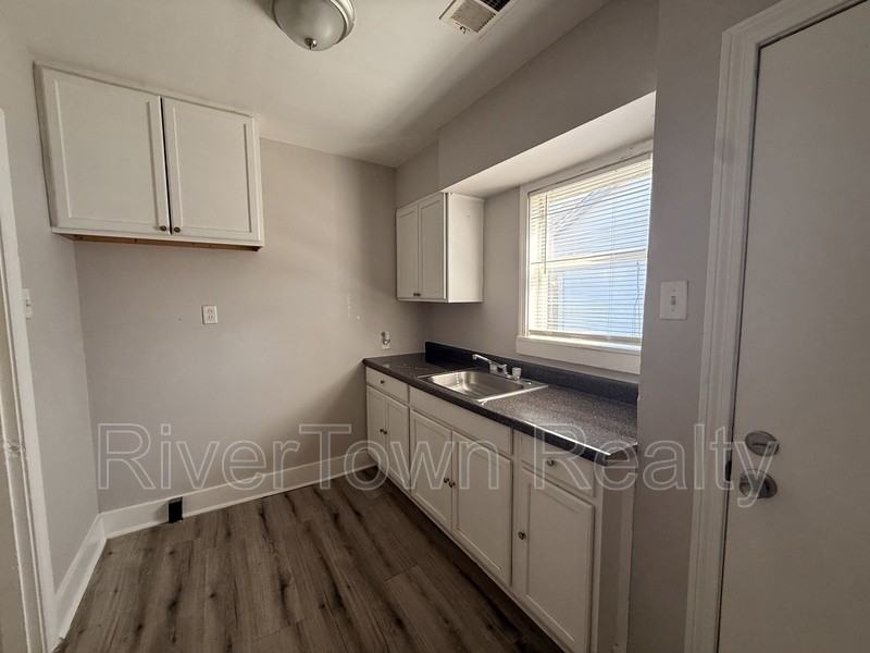 3757 Fairmont Ave - Photo 2 of 6