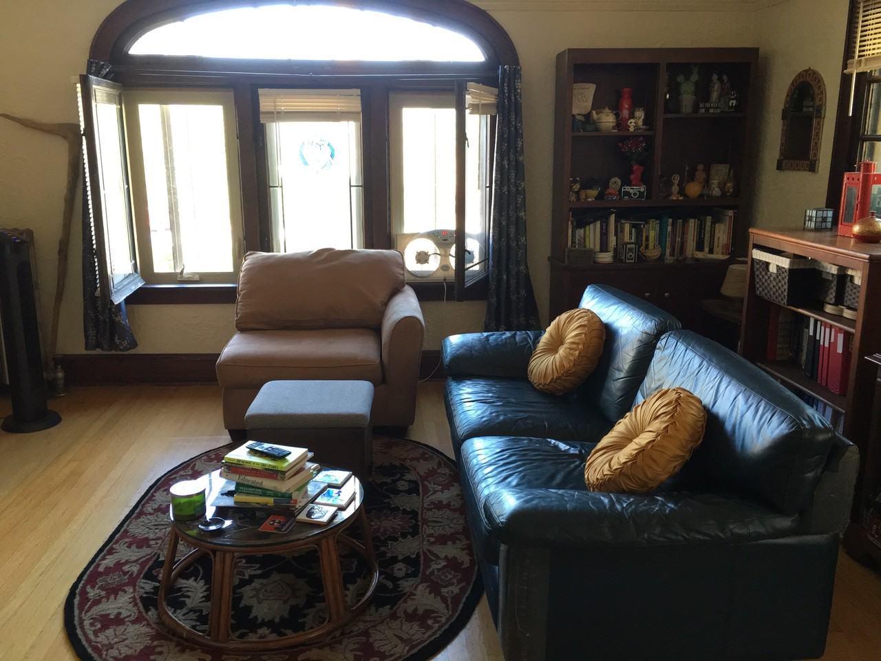 3059 S Kinnickinnic Ave - Photo 2 of 7