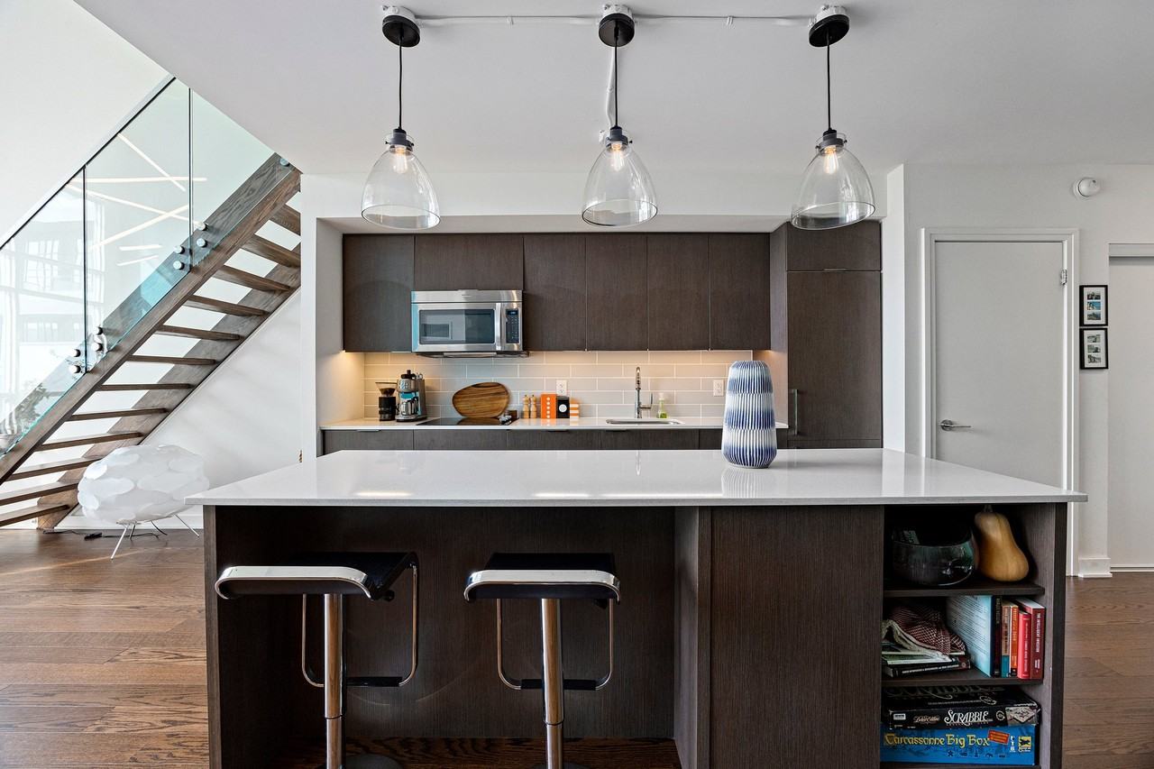 5 Hanna Avenue - Photo 2 of 23