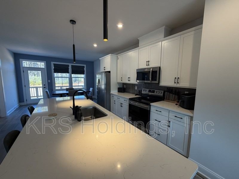 2027 Melbourne St - Photo 4 of 18