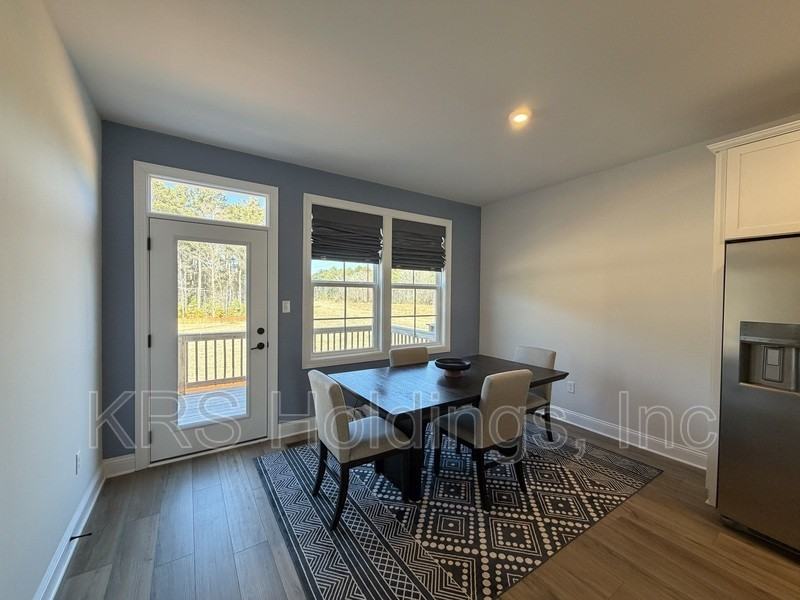 2027 Melbourne St - Photo 6 of 18