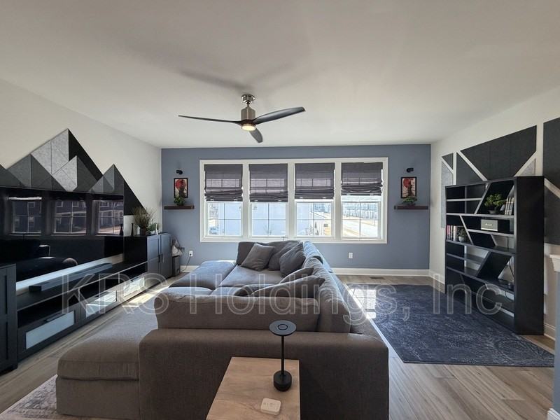 2027 Melbourne St - Photo 7 of 18