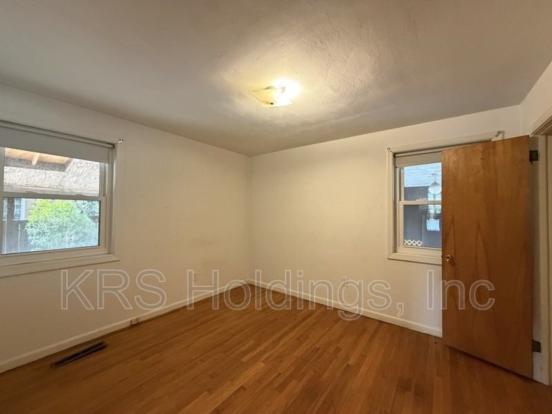 100 Ward Dr - Photo 3 of 11