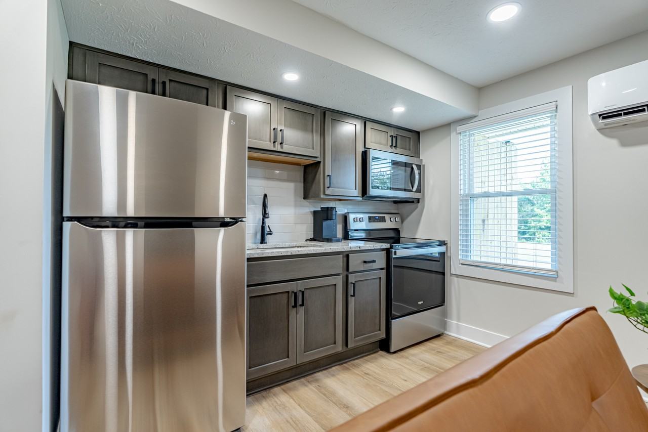 424 Lexington Avenue - Photo 2 of 33