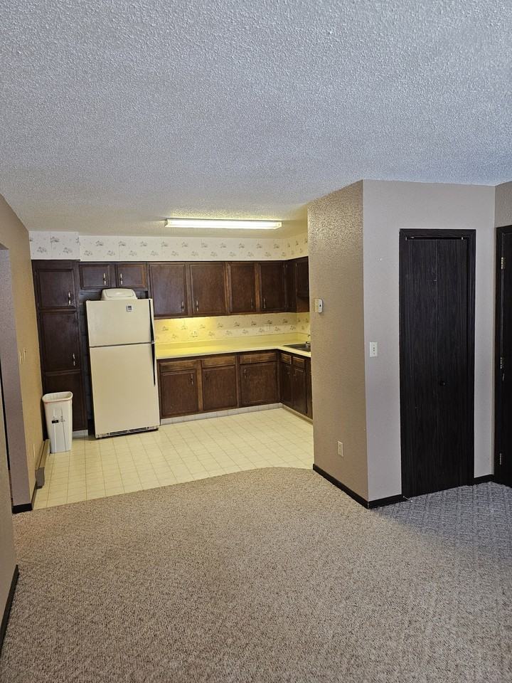 Edmore Apts - Photo 4 of 10