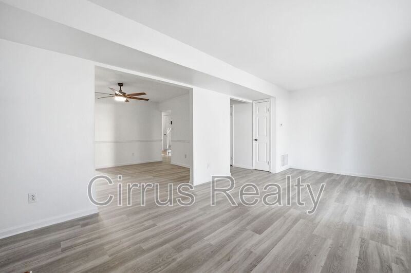 4309 Midhurst Ln - Photo 6 of 22