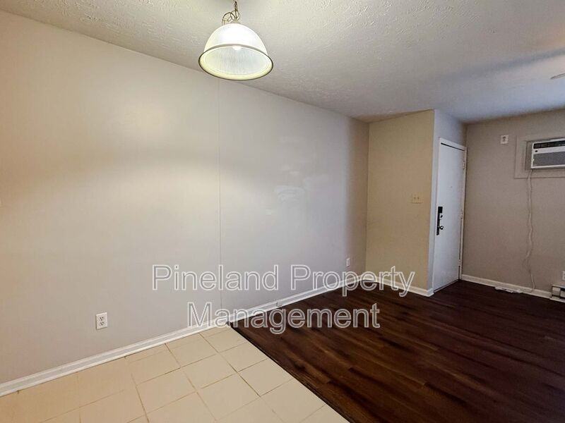 3241 Willard Dr #5 - Photo 3 of 11