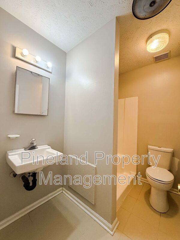 3241 Willard Dr #5 - Photo 7 of 11