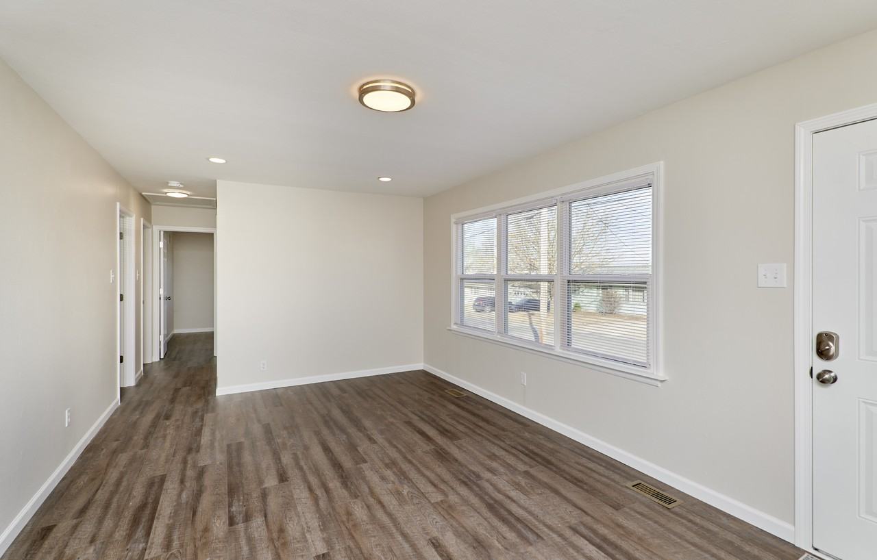 612 Virginia Ave - Photo 5 of 30