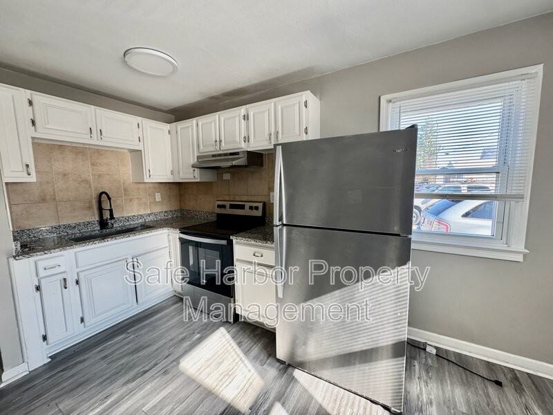 1361 E Ocean View Ave #4 - Photo 4 of 9