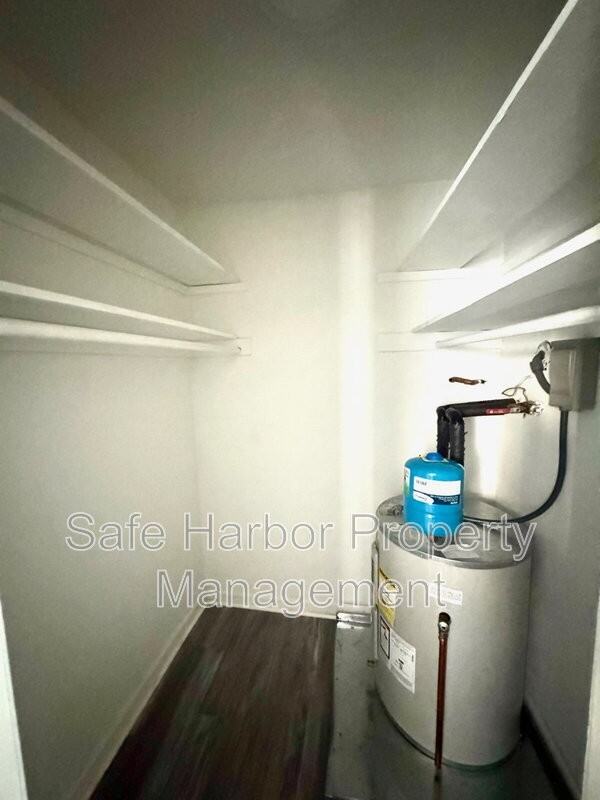 1361 E Ocean View Ave #4 - Photo 7 of 9