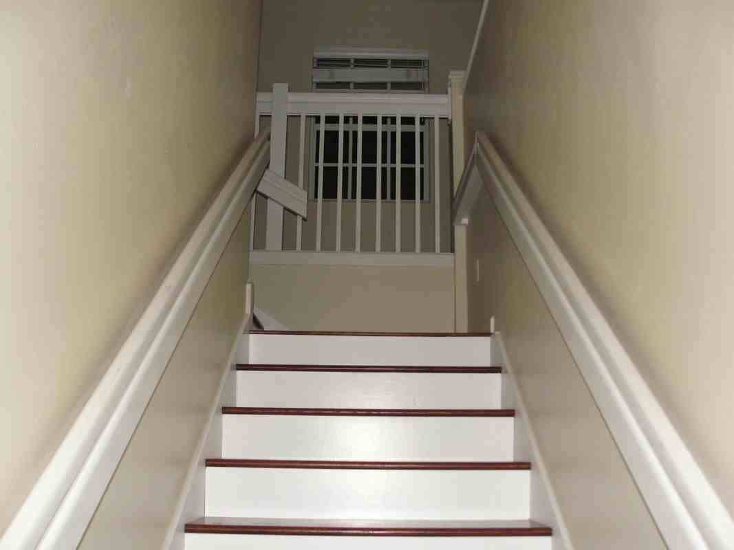 1295 Henley St - Photo 6 of 24