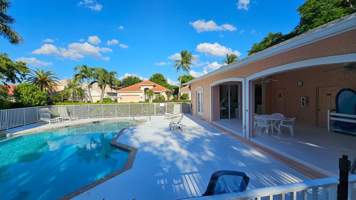 14805 Crooked Pond Ct - Photo 4 of 29