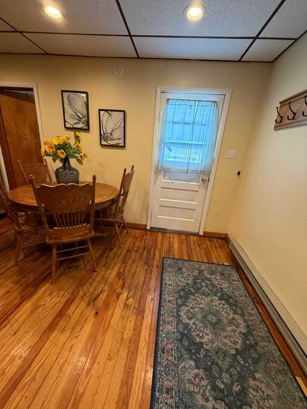 711 Main St - Photo 5 of 12