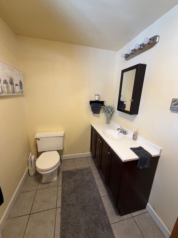 711 Main St - Photo 6 of 12