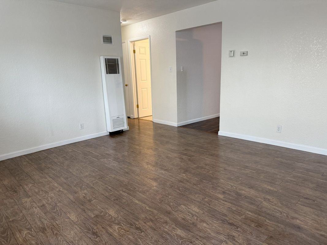 5082 Kenmore Dr - Photo 2 of 4