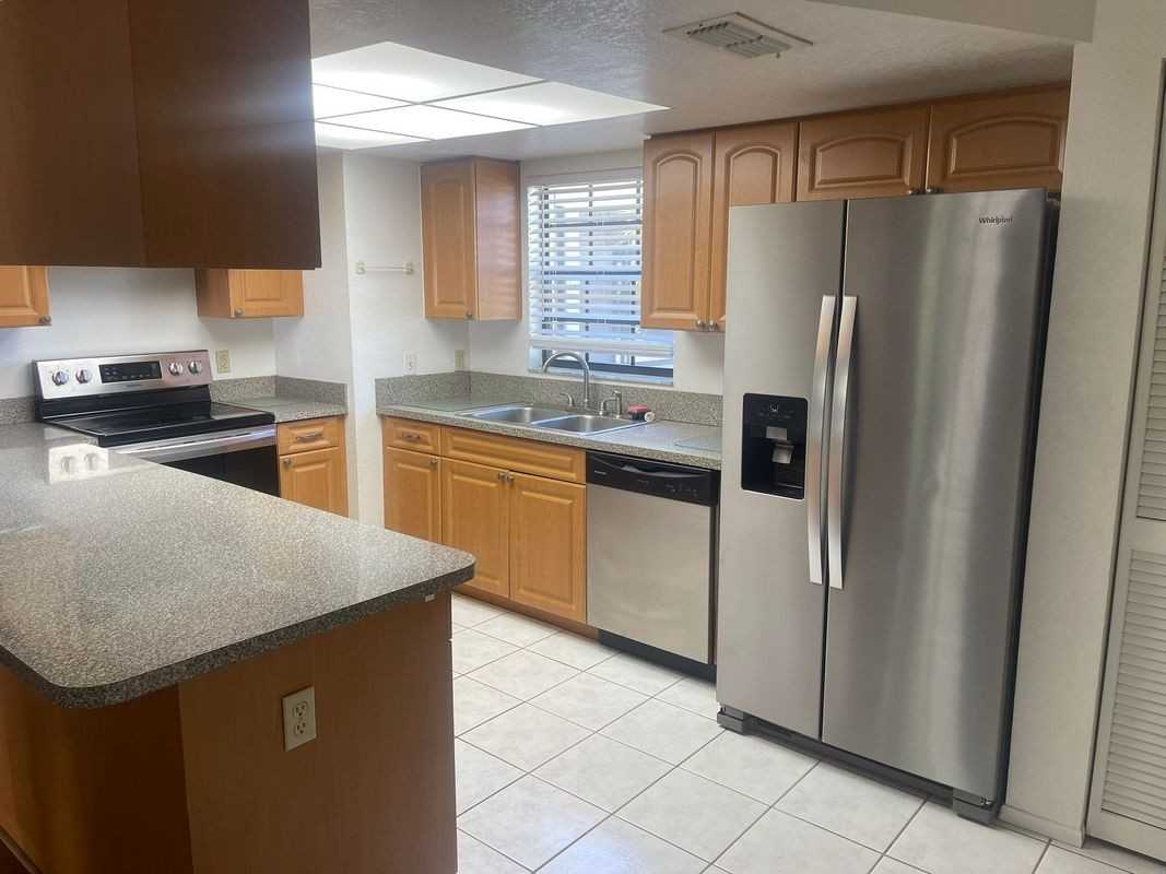 276 Vilna St - Photo 2 of 16