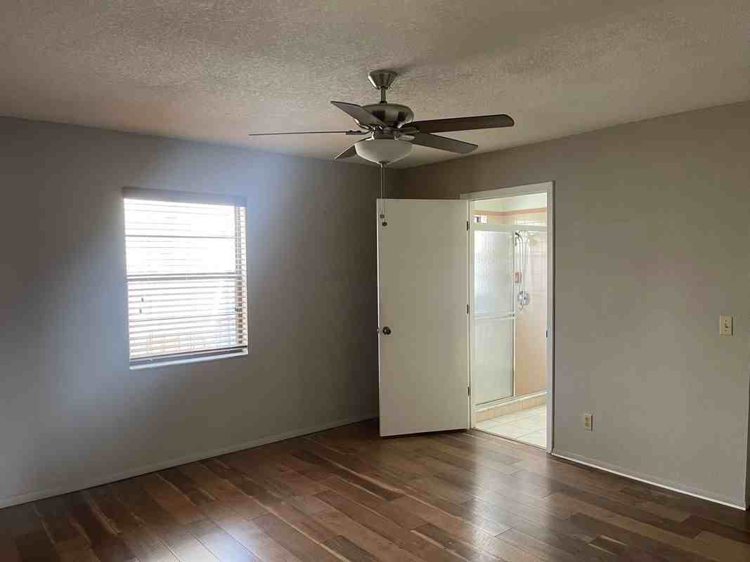 276 Vilna St - Photo 4 of 16