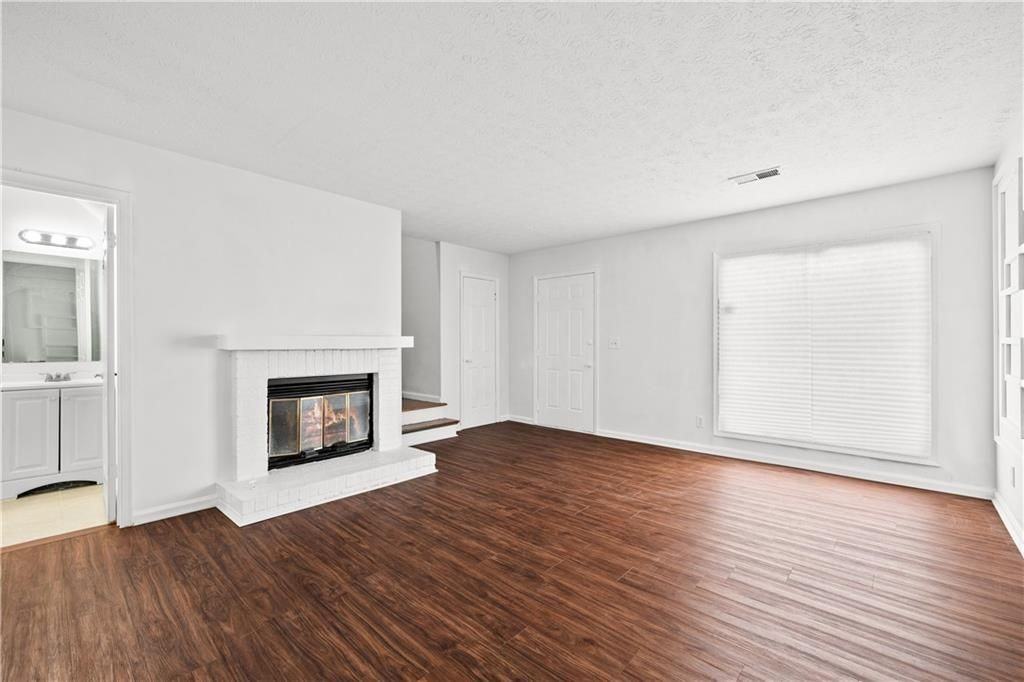 151 Old Ferry Way - Photo 4 of 26