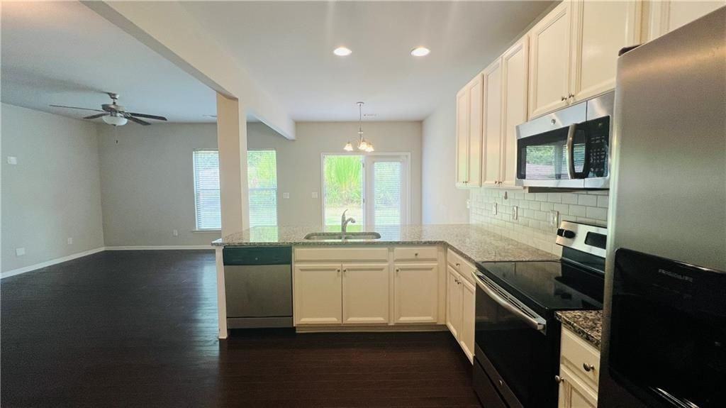 256 Highland Pointe Cir E - Photo 4 of 29