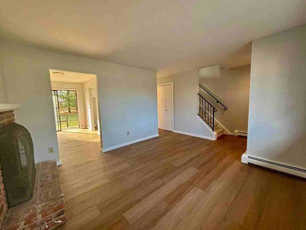 7 Homestead Ln - Photo 2 of 21