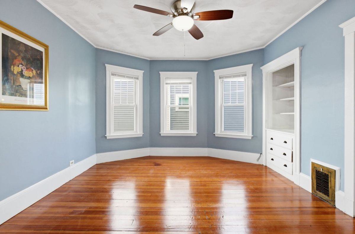 20 Leslie St - Photo 6 of 17