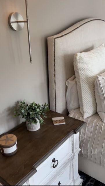 880 W Wakefield Blvd - Photo 2 of 14