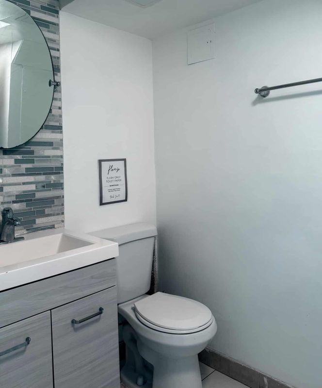 979 Utica Ave - Photo 2 of 5