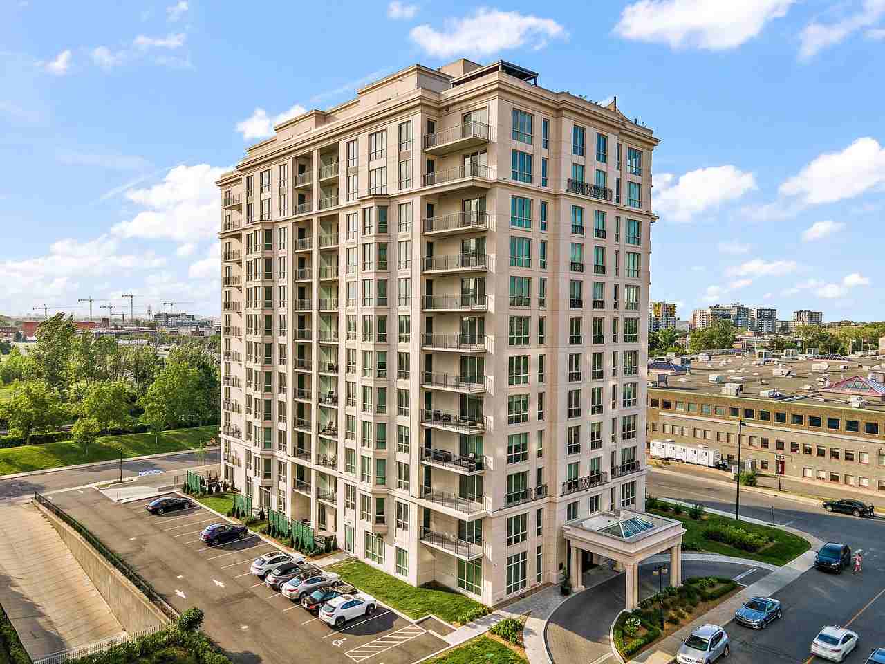 6801 Rue Abraham de Sola #607