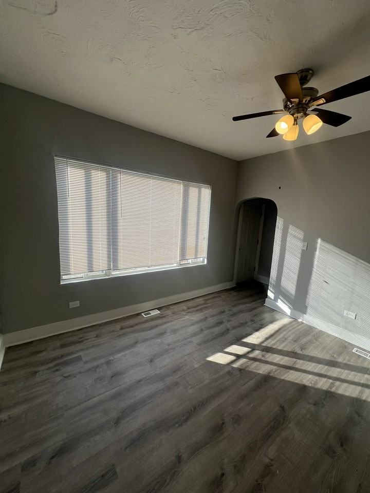 7321 S Kenwood Ave #1 - Photo 3 of 19