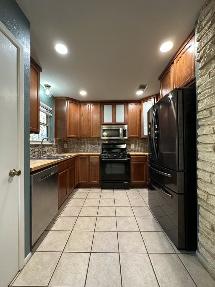 7306 Broken Arrow Ln #NA - Photo 3 of 19
