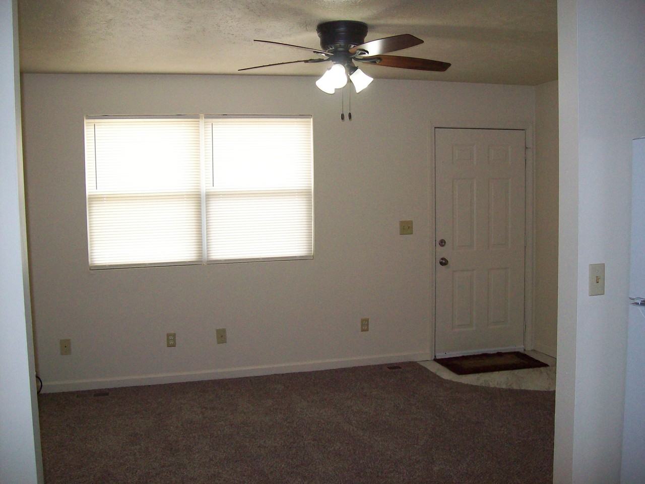 1119 24th St #A - Photo 5 of 8