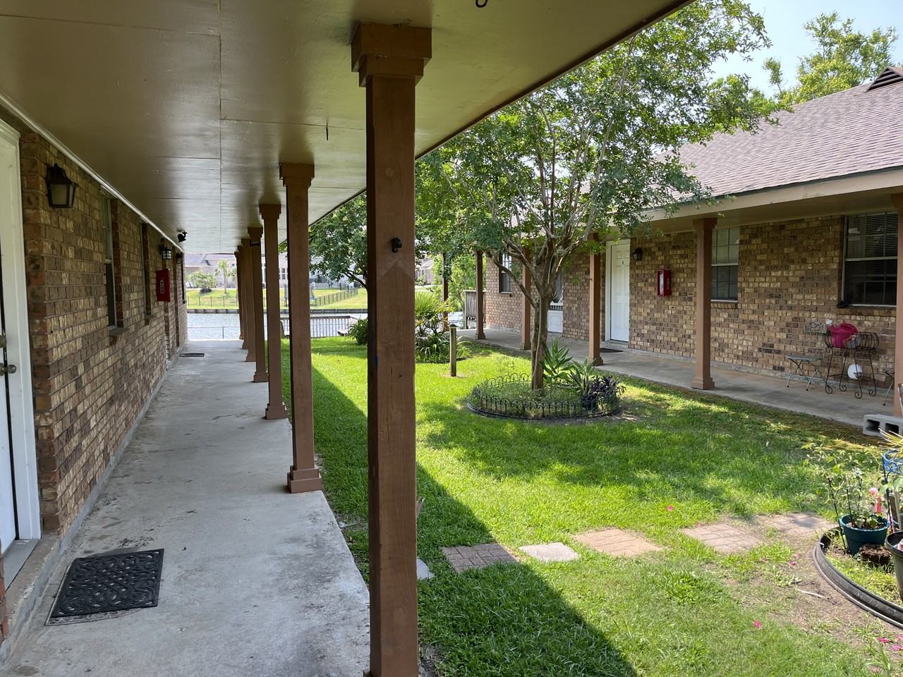 4526 Pontchartrain Dr #E - Photo 2 of 7