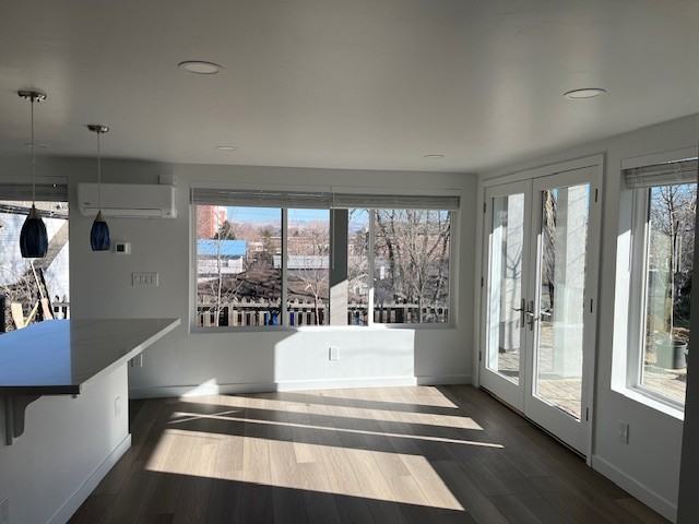 1110 & 1112 The Strand #1112B - Photo 2 of 8