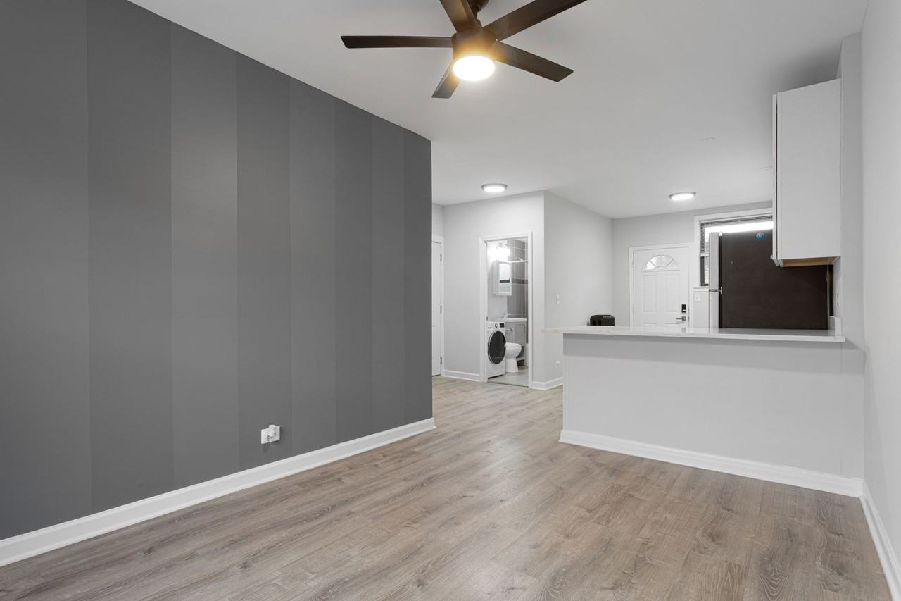 1702 W Juneway Ter #3C - Photo 2 of 21