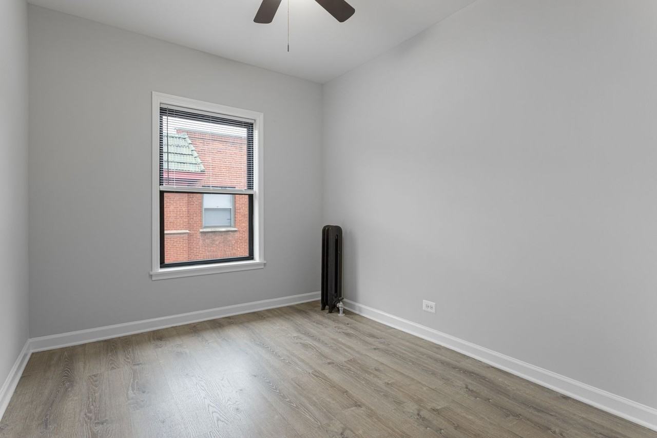 1702 W Juneway Ter #3C - Photo 3 of 21