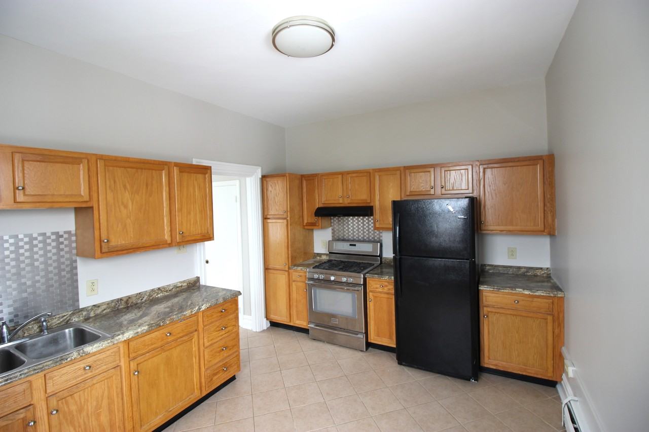 344 Hodgson St #3 - Photo 5 of 16