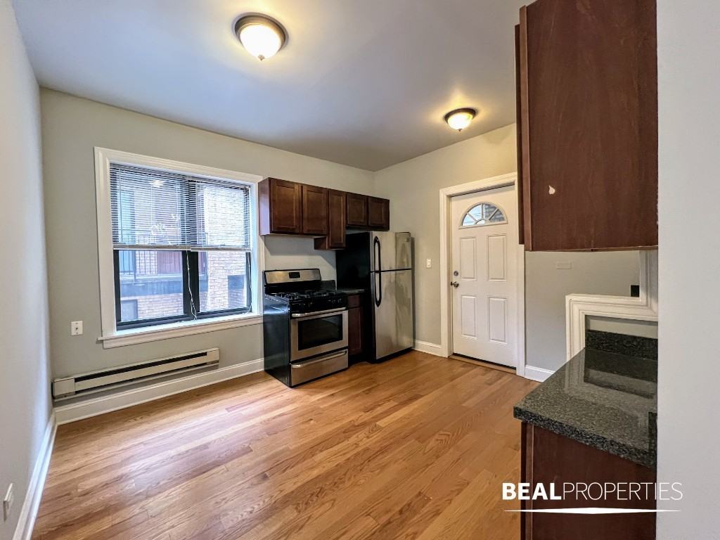 3728 N Pine Grove Ave #W1 - Photo 5 of 17