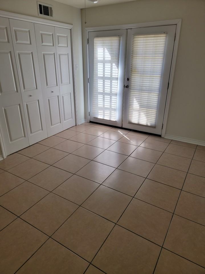 810 Nursery Ave #810 - Photo 4 of 9