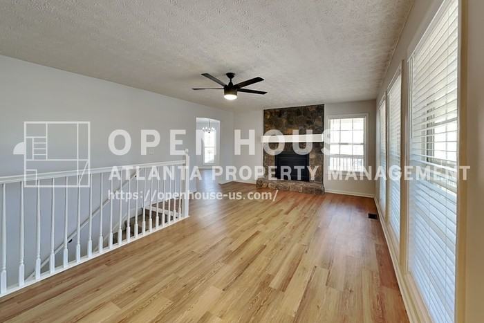 778 Summer Dr Nw - Photo 5 of 21