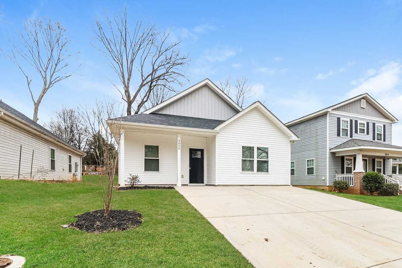 3028 Celia Ave - Photo 2 of 16