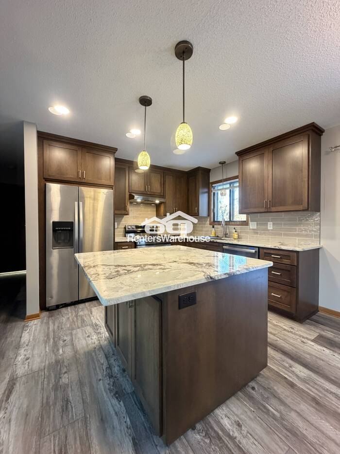 1272 Farrell St N - Photo 2 of 16