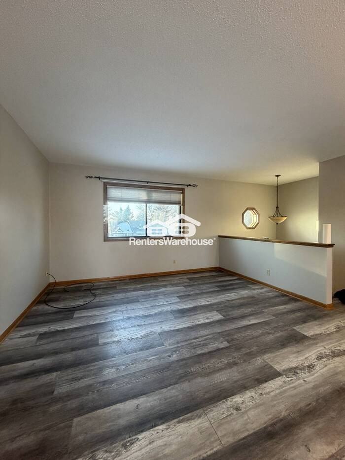 1272 Farrell St N - Photo 5 of 16