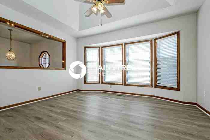 11433 N Highland Ave - Photo 6 of 18