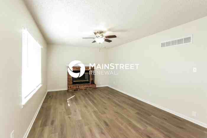 209 Sw Cross Creek Dr - Photo 2 of 21