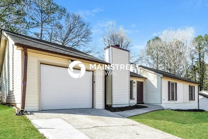 1070 Salisbury Trl - Photo 2 of 17